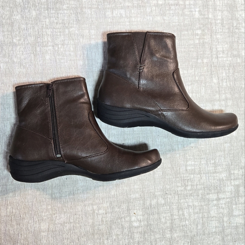 Dark Brown Hush Puppies Leather Ankle Boots Size 10 W/C